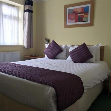 Harefield Manor Hotel Ромфорд Экстерьер фото