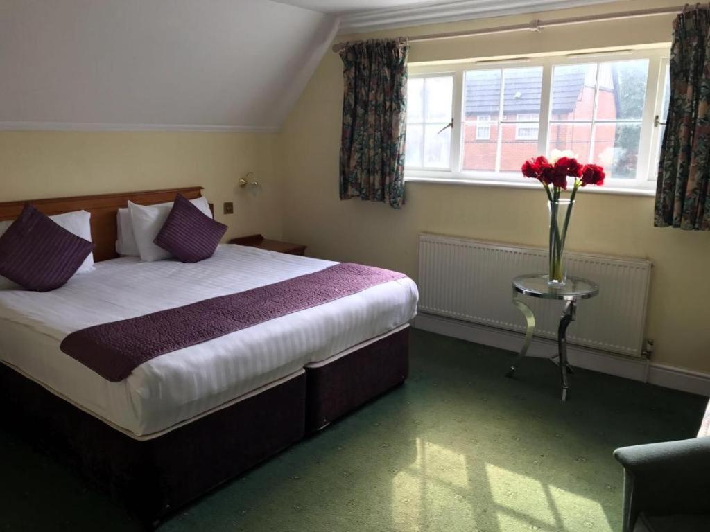 Harefield Manor Hotel Ромфорд Экстерьер фото