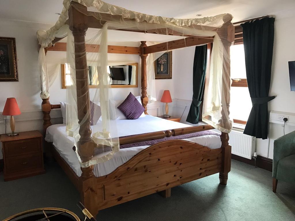 Harefield Manor Hotel Ромфорд Экстерьер фото