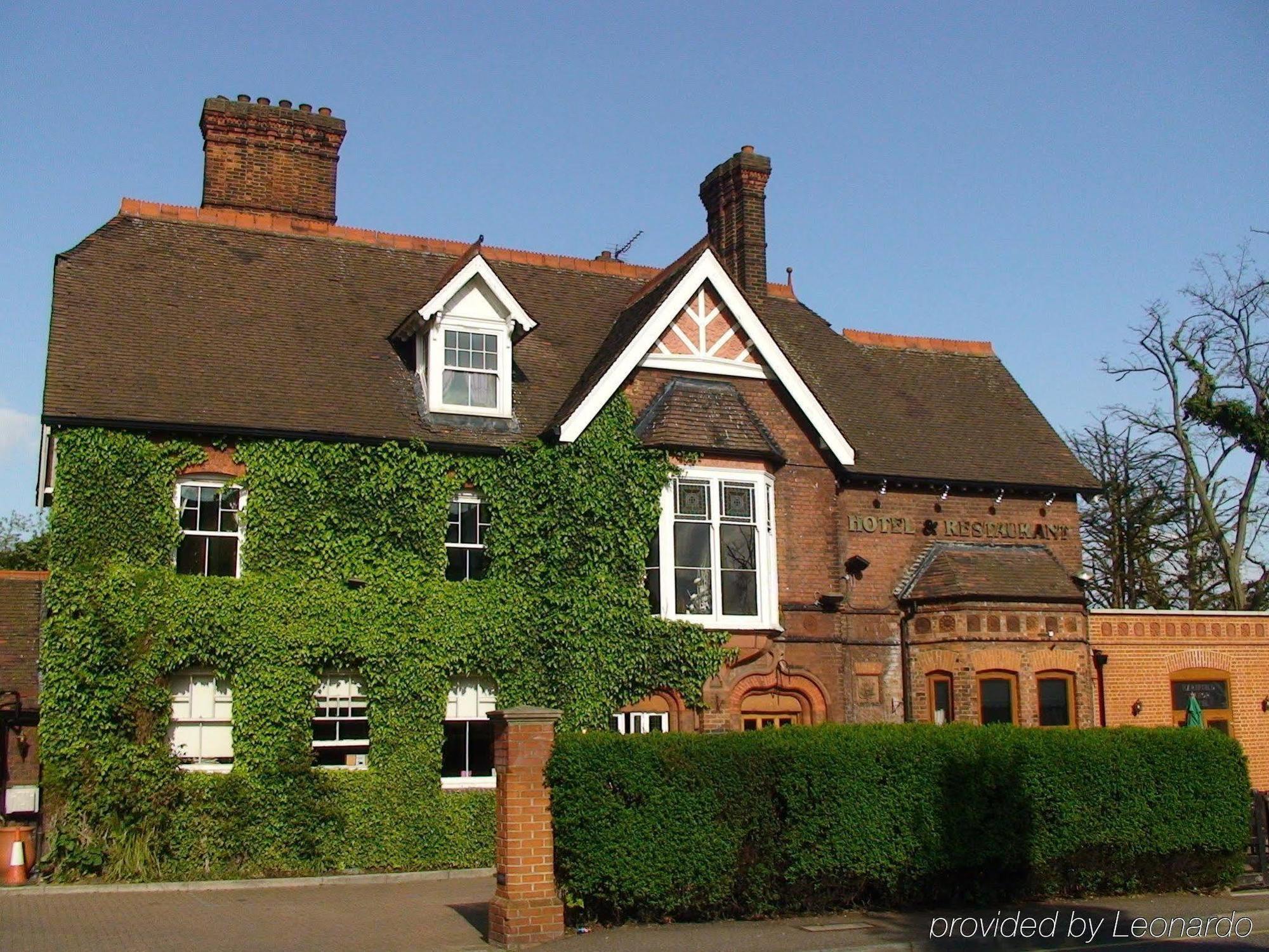 Harefield Manor Hotel Ромфорд Экстерьер фото