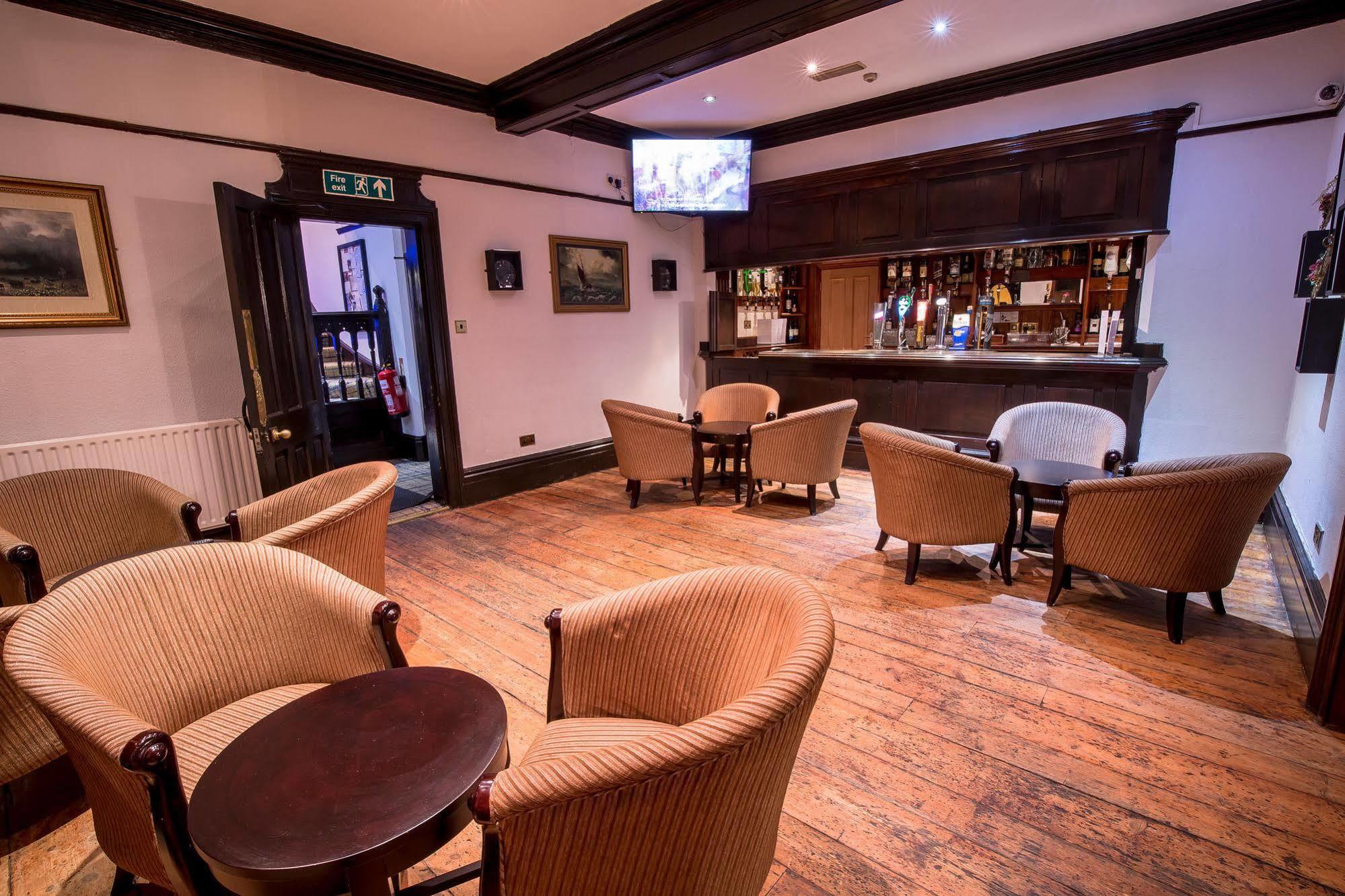 Harefield Manor Hotel Ромфорд Экстерьер фото