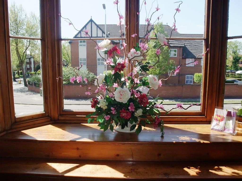 Harefield Manor Hotel Ромфорд Экстерьер фото